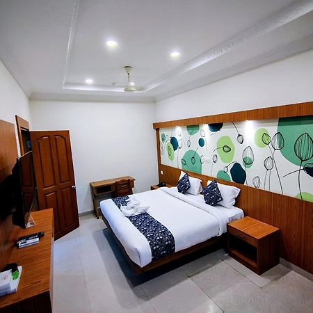 Sneha Inn Cananor Exterior foto