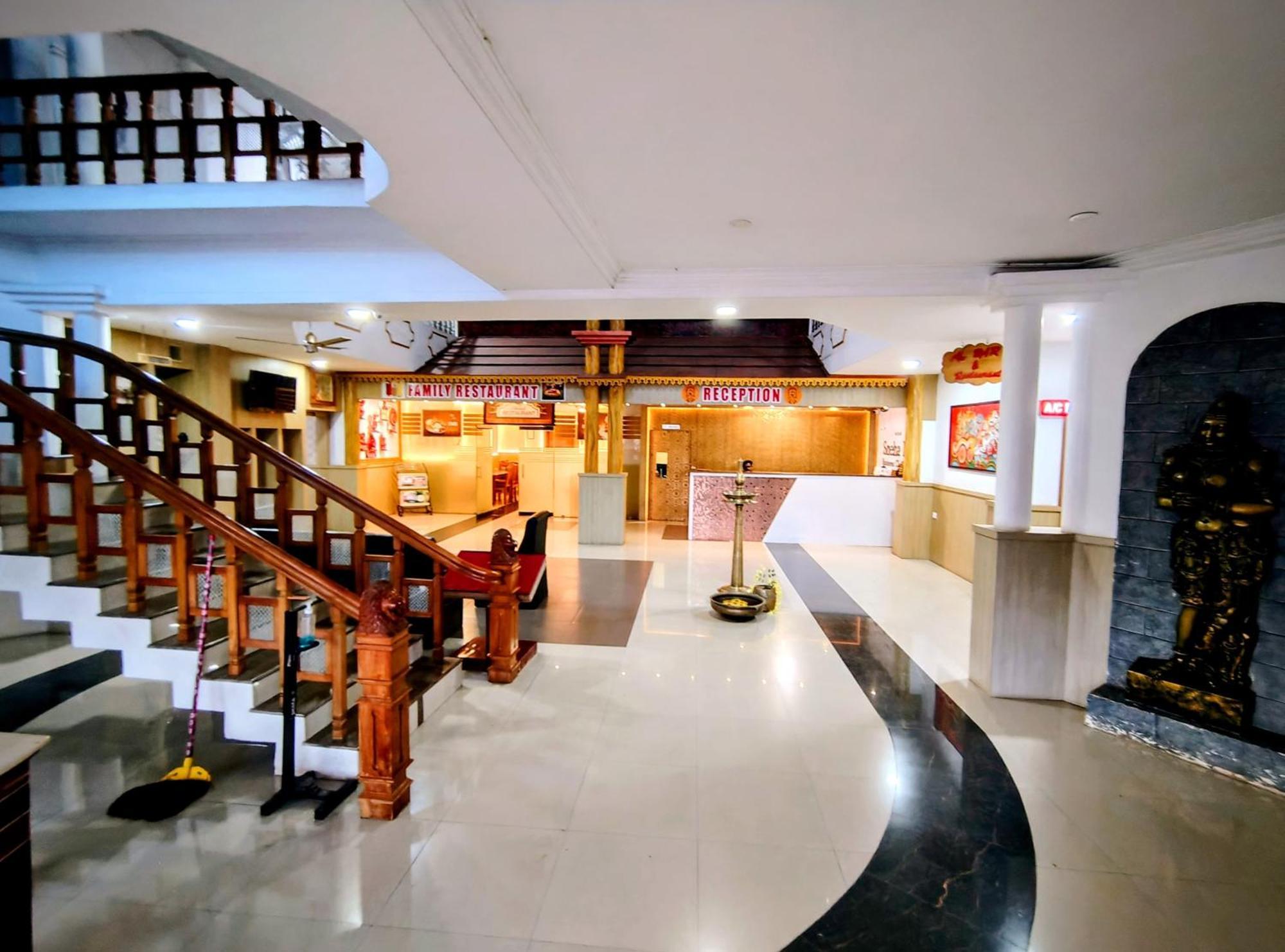 Sneha Inn Cananor Exterior foto